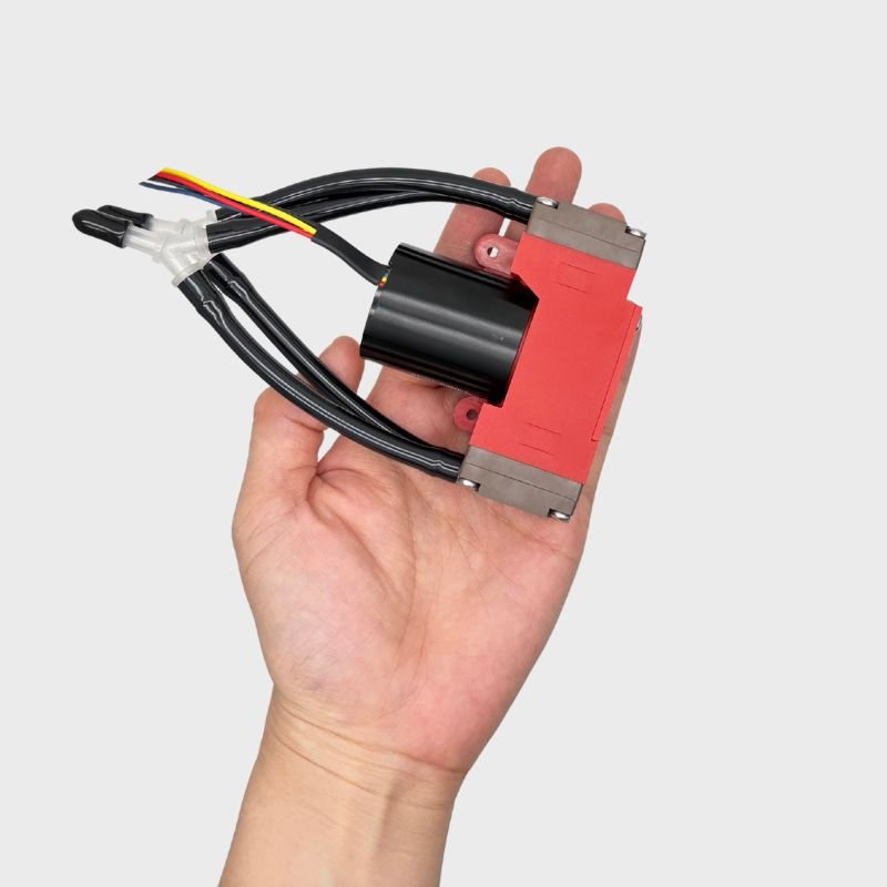 BD-05TVB dual-head brushless vacuum pump with tubing setup for NPWT devices